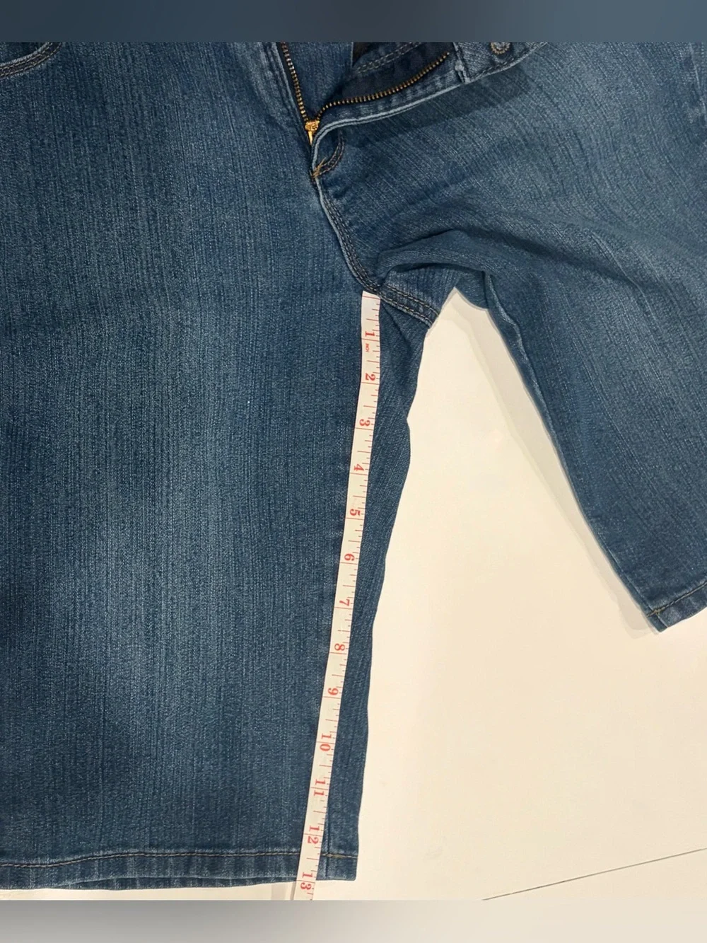 Bandolino Denim Bermuda Shorts Size 6 Petite Medium Wash Stretch
